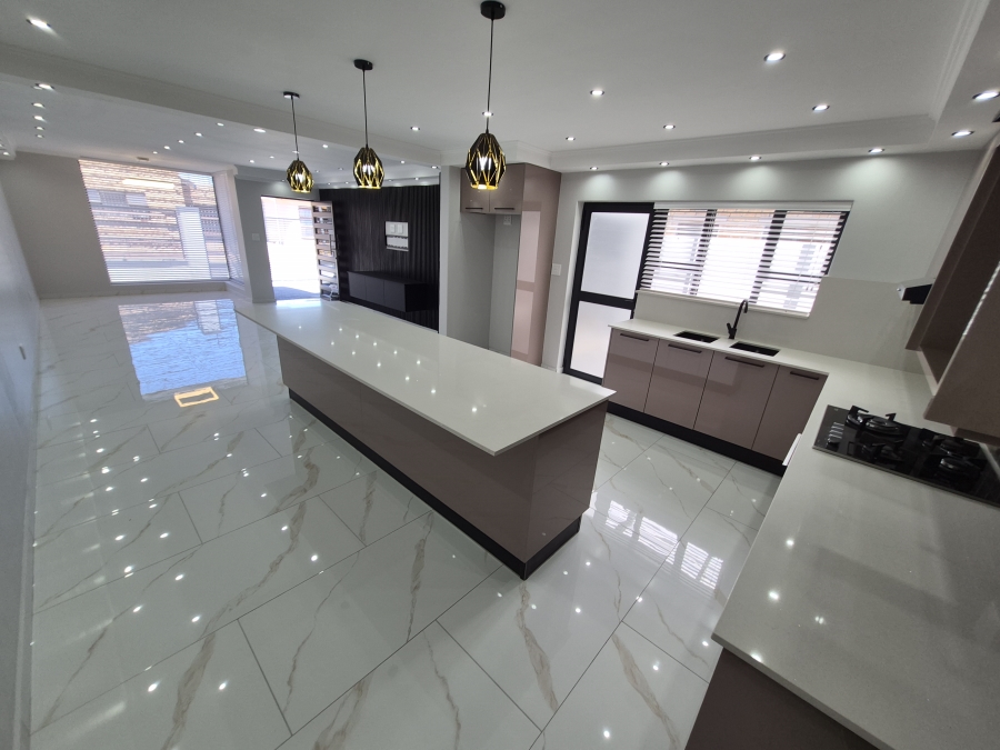 To Let 3 Bedroom Property for Rent in Rylands Western Cape